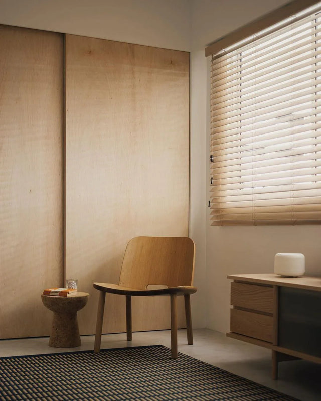 Choosing Between Zebra Blinds and Venetian Blinds for Your Windows